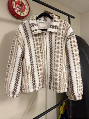 Cozy Patterned Sherpa Jacket - Cream & Brown
